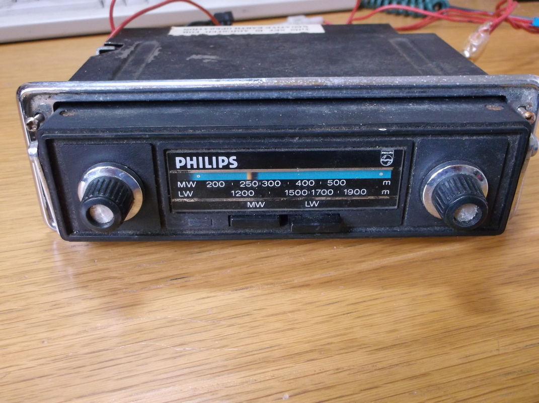 Used Original Philips Car Radio 22 Year 883/00 Antique Car